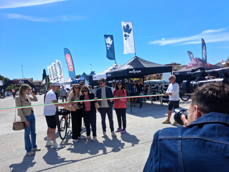Partito il Tusacany Trail: dal 20 al 26 maggio una festosa invasione di ciclisti