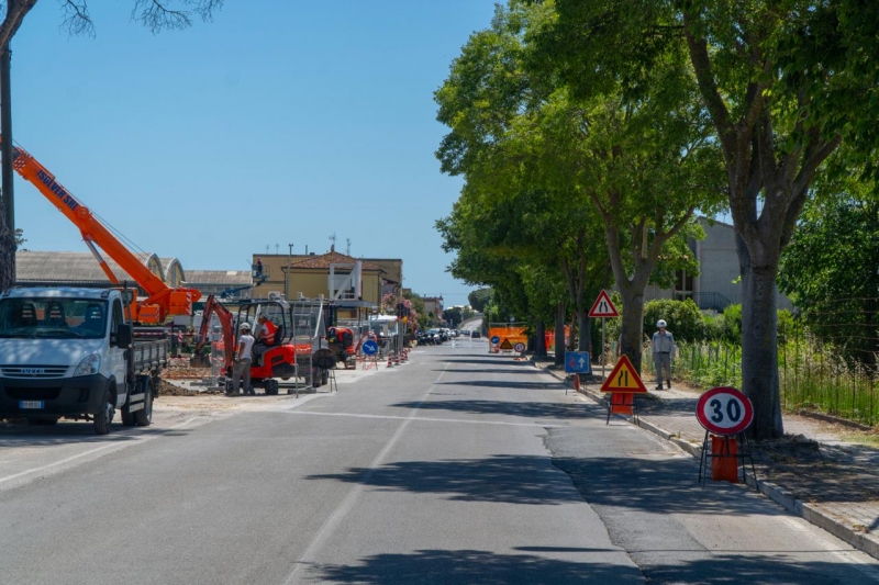 Via Cerrini: dal 10 agosto doppio senso di circolazione fino al civico 106 e senso unico alternato semaforico verso via Montale.