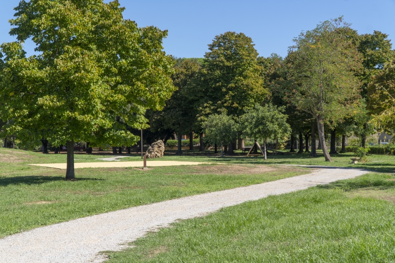 Prossima l\'installazione dei nuovi giochi al parco di Tufaia: inclusivi e sicuri