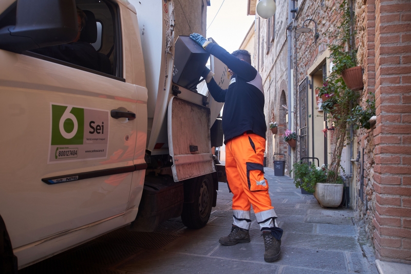 Ondate di calore: Sei Toscana rimodula gli orari di svolgimento dei servizi di raccolta rifiuti a tutela della salute dei lavoratori