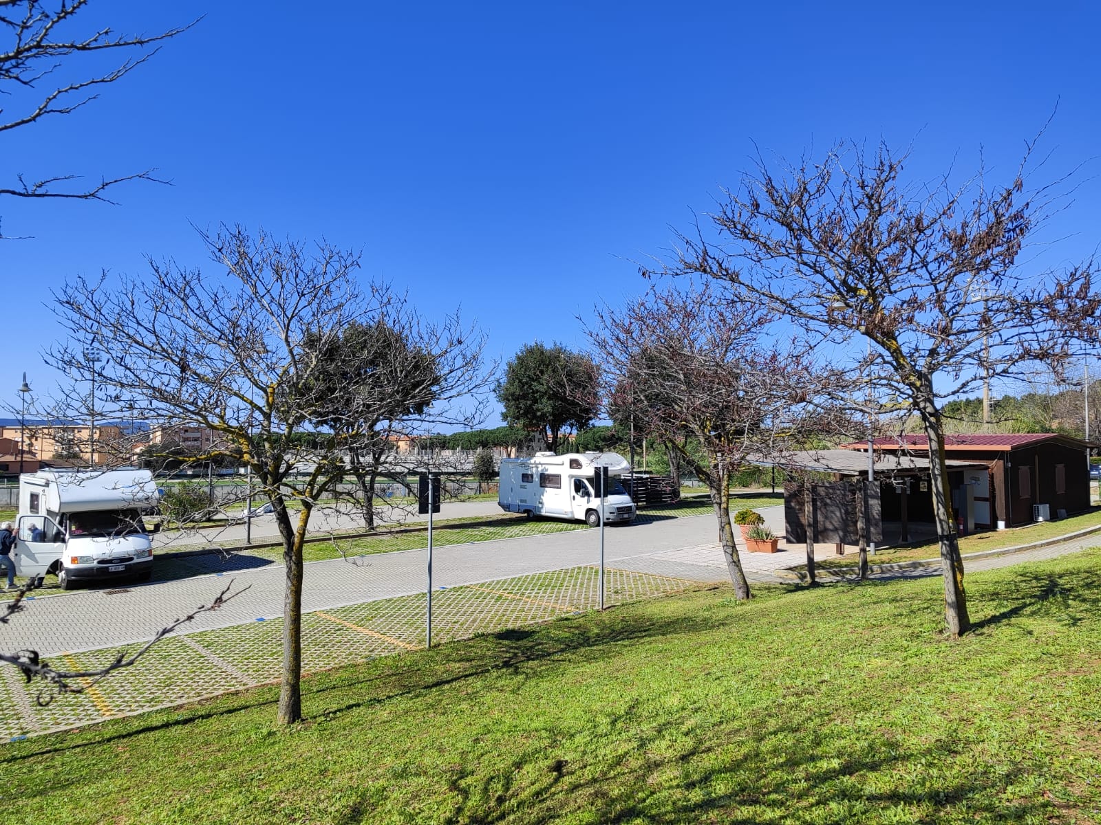 Una veduta dell'area con la sede del camper club
